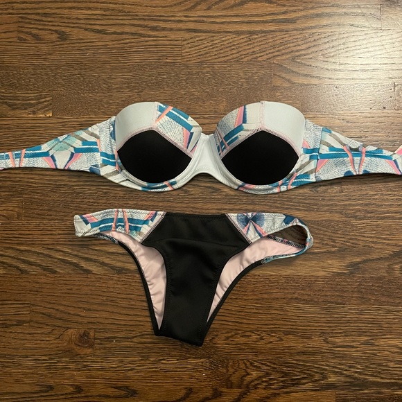 Victoria’s Secret 2 Piece Bikini - Picture 1 of 4